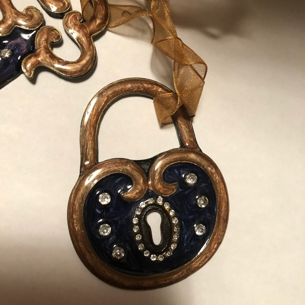 - - Lock & Key ornaments - Picture 2 of 5